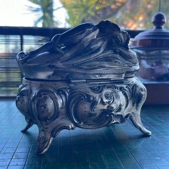 Candle in Vintage Jewelry box - 100% beeswax- unscented - Picture 8 of 11